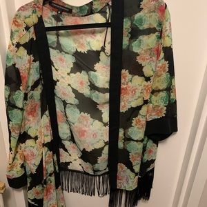 Foreign Exchange floral Kimono (M)